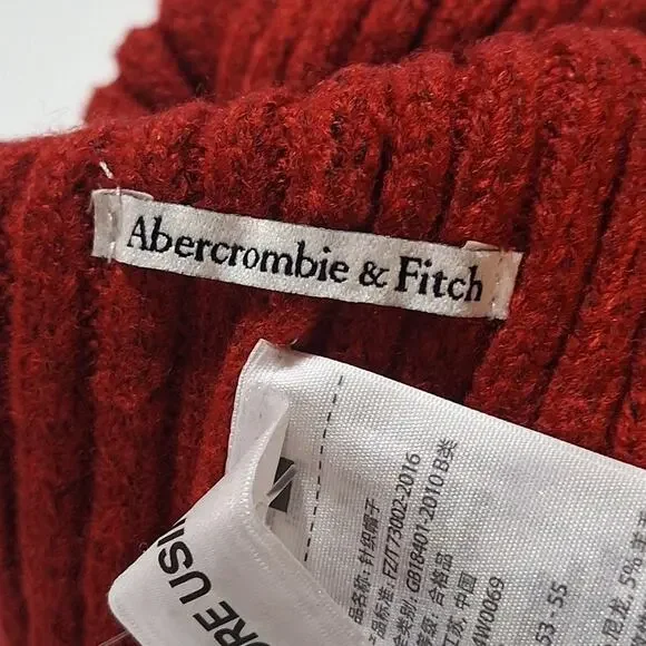 NWT Abercrombie & Fitch Fur Pom Beanie OS Red Ribbed Knit Outdoor Winter Nature - Picture 2 of 9